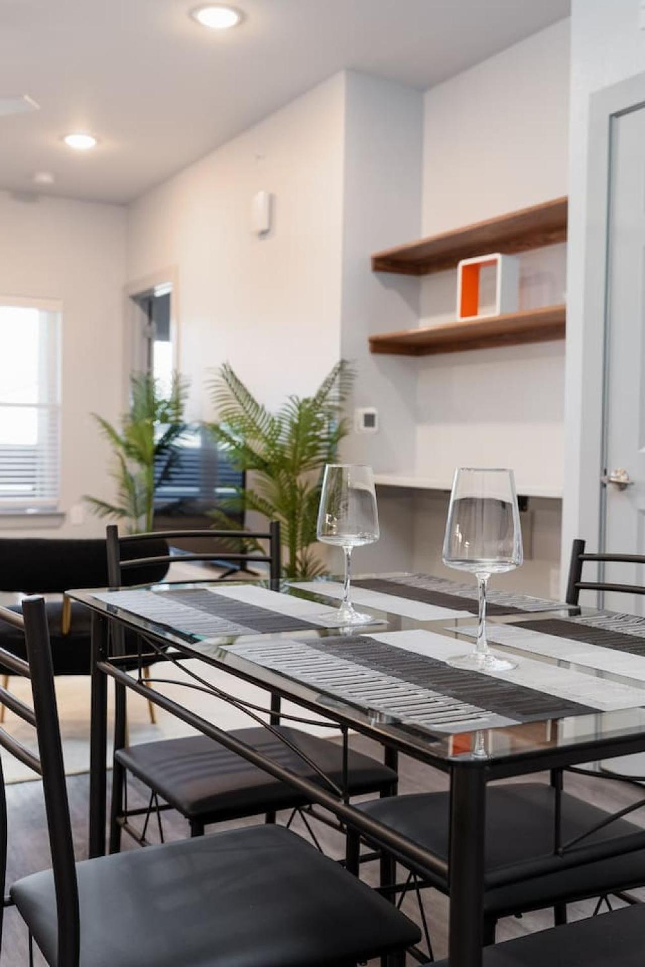 Corporate Housing By Mgm Apartment